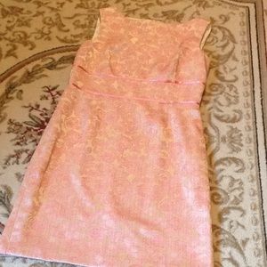 Ladies sleeveless 👗 in gold & pink brocade size 8